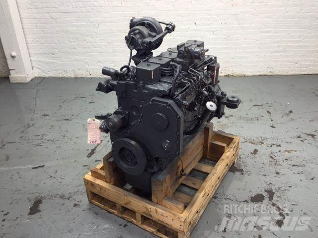 Komatsu SAA6D102 Двигатели
