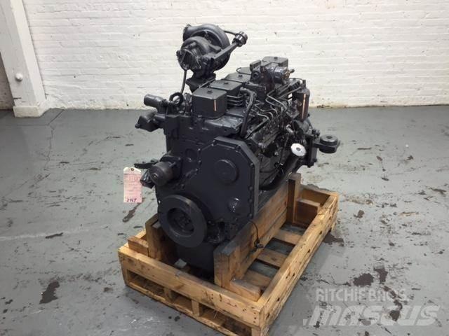 Komatsu SAA6D102 Двигатели