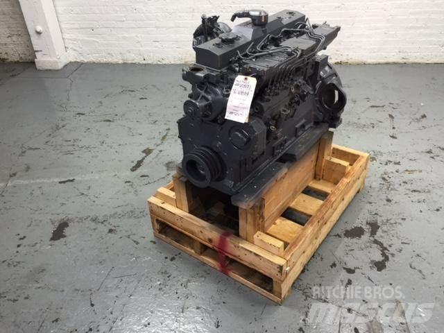 Komatsu SAA6D95 Двигатели