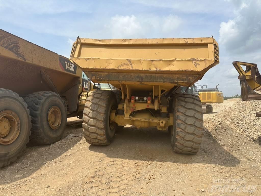 CAT 745 Дъмпери/моторни превозни средства