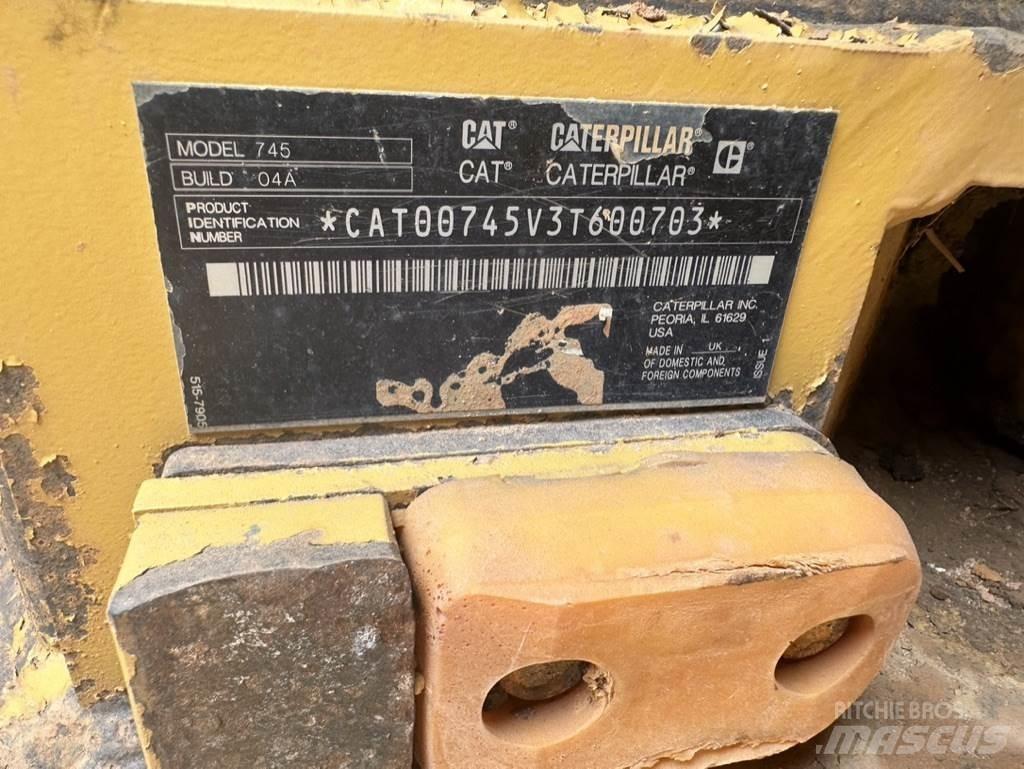 CAT 745 Дъмпери/моторни превозни средства