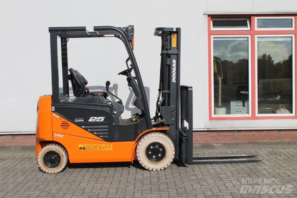 Doosan B25NS Електрически вилични кари-повдигачи