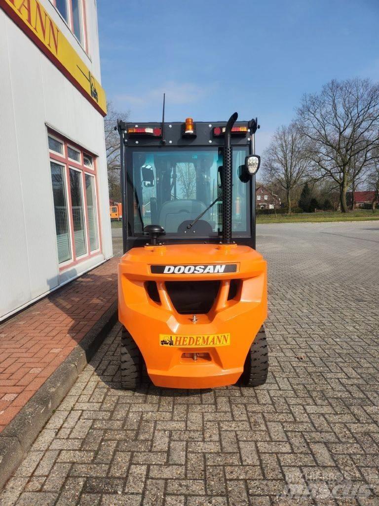 Doosan D30S-7 Дизелови камиони