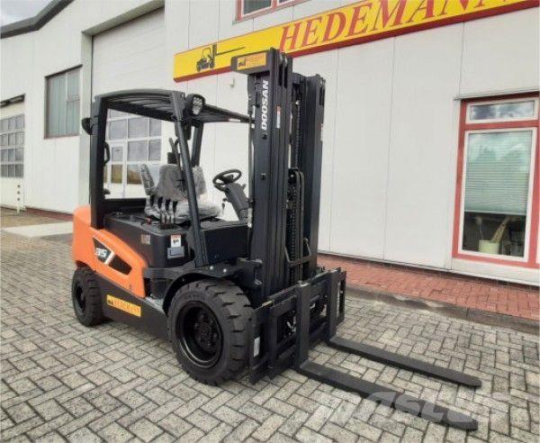 Doosan D35C-9 Дизелови камиони