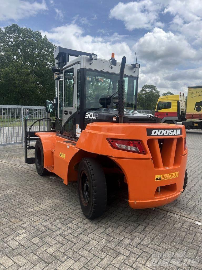 Doosan D90S-7 Дизелови камиони