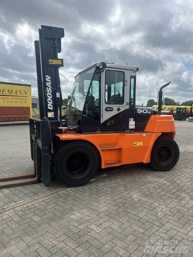 Doosan D90S-7 Дизелови камиони