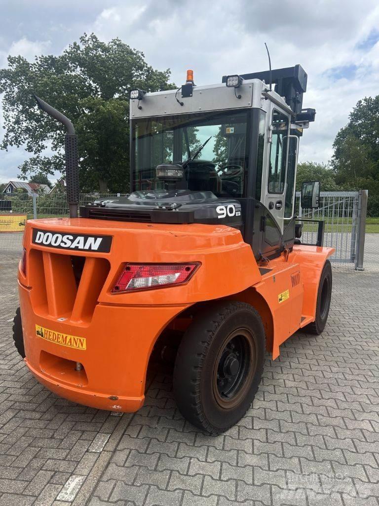 Doosan D90S-7 Дизелови камиони