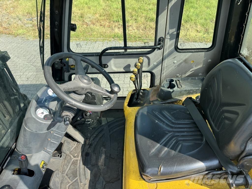 Hyundai 33D-7E Дизелови камиони