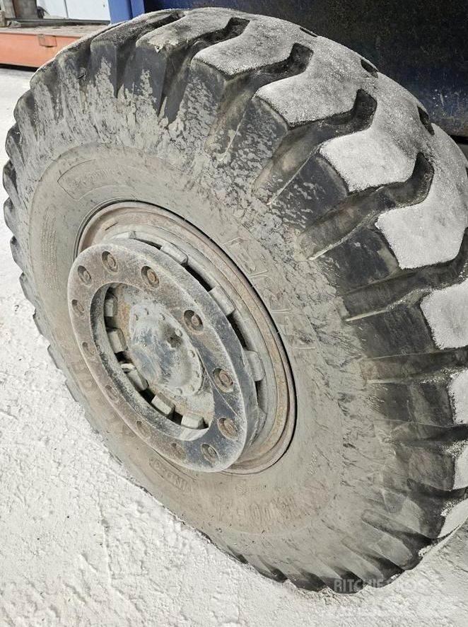 Kalmar DCD28-1200LB Дизелови камиони