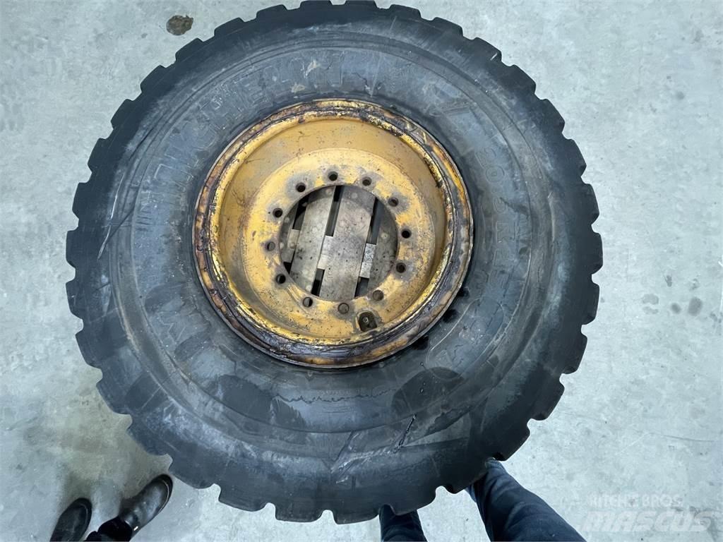  20.5xR25 Dæk på fælg Гуми