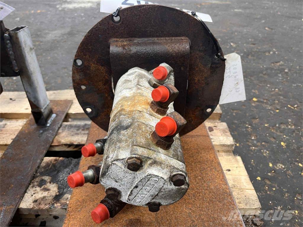 Bobcat 225 hydraulikpumpe Хидравлични