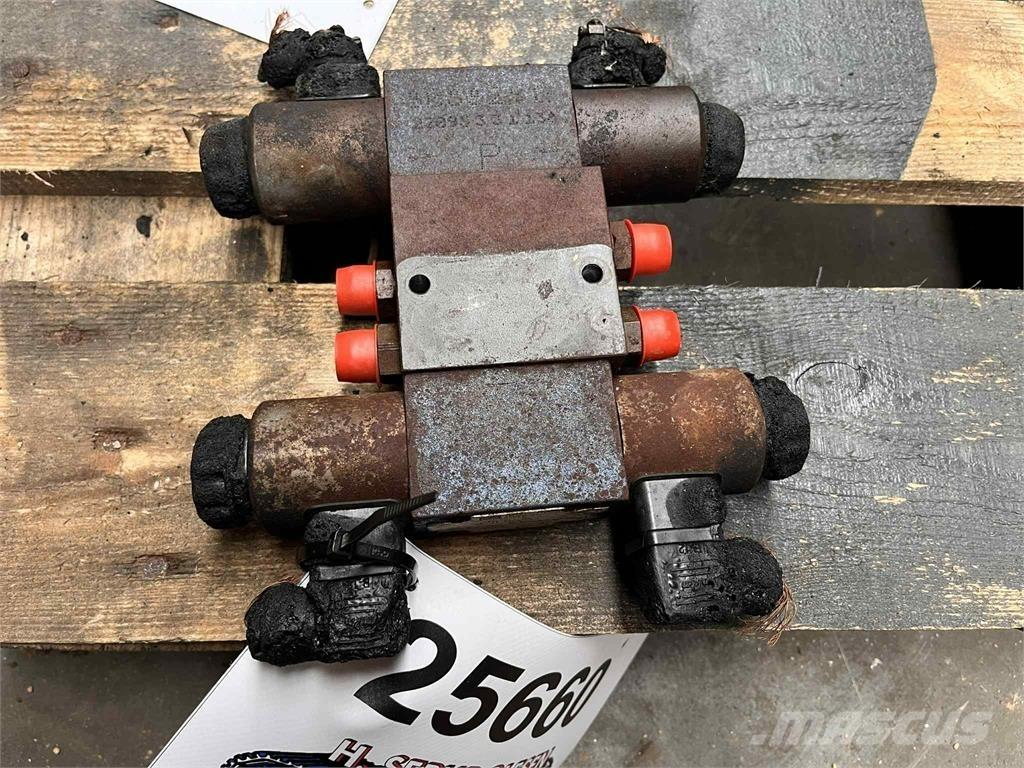 CASE 695SR ventil Хидравлични