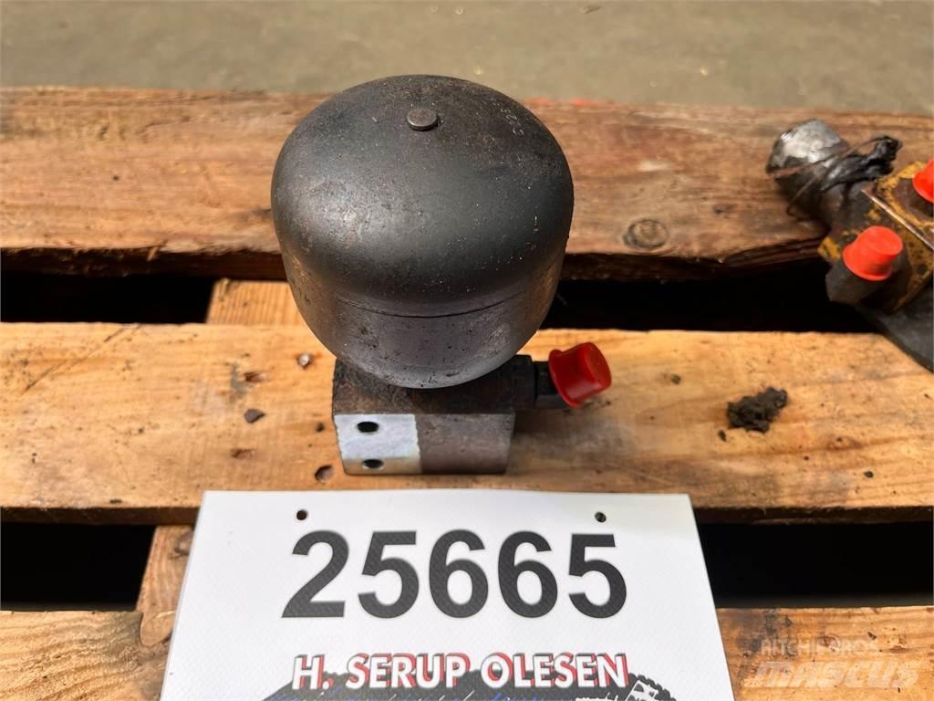 CAT 323D accumulator Хидравлични