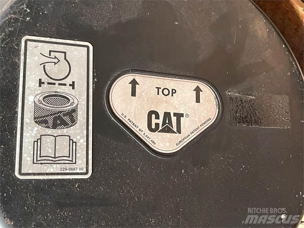 CAT 323D luftfilterhus Строителство - Други