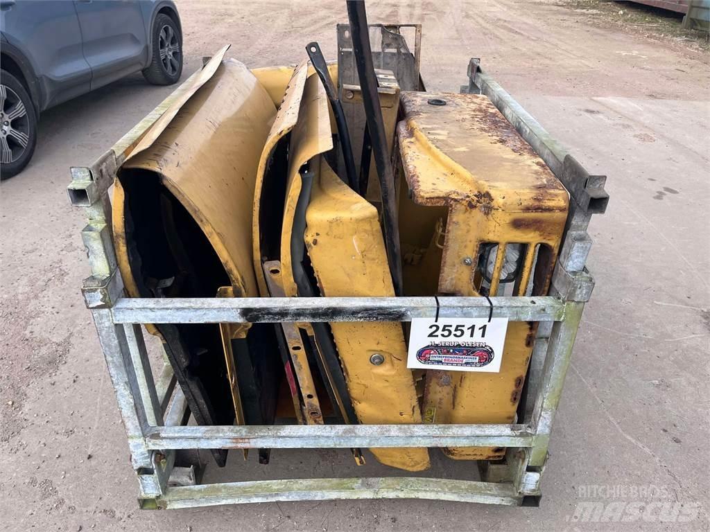 CAT 323D Skærme Други компоненти