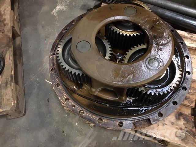 CAT 627 Køregear Предаване