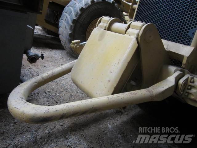 CAT 627 scraper til ophug Строителство - Други