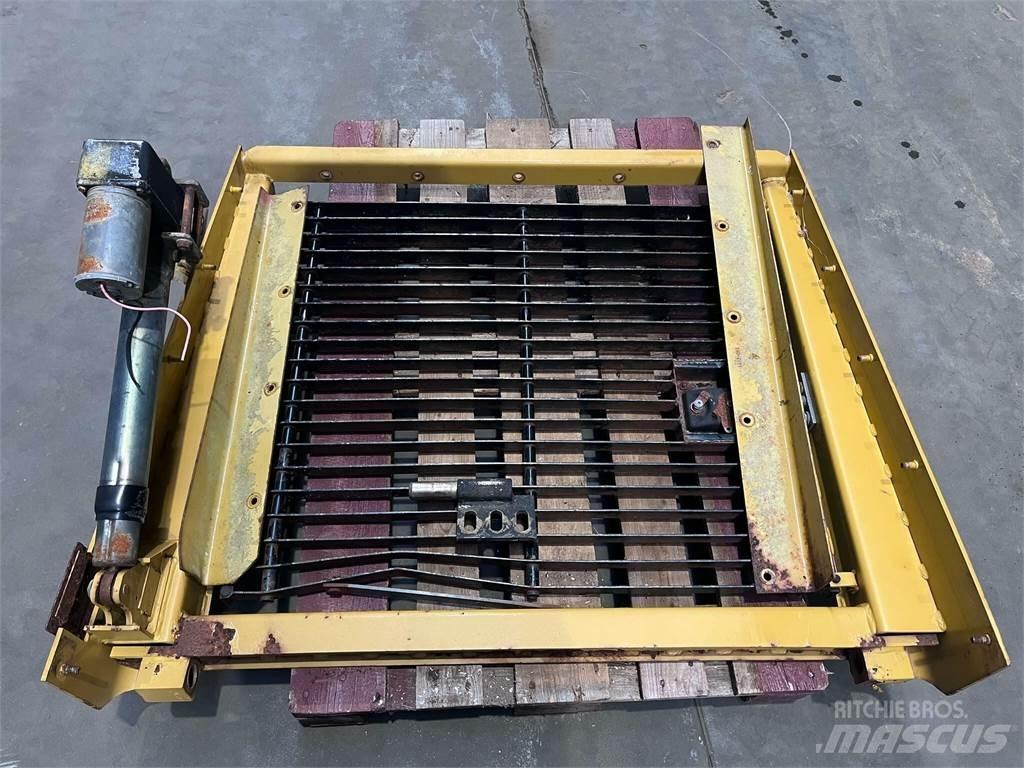 CAT 962GII Kølergrill Други компоненти
