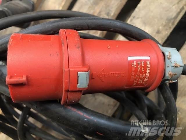 Demag el-talje type PK2N-F Части и оборудване за кранове
