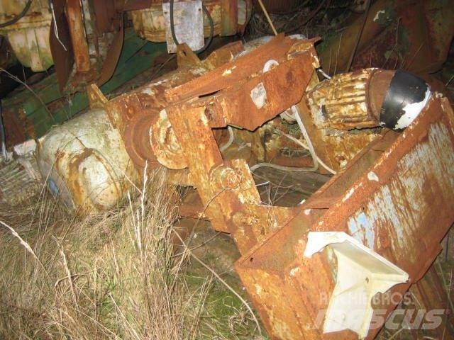 Demag P632 H8,4 Всъдеходни кранове