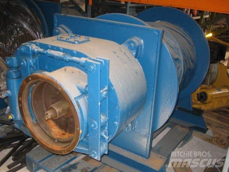 Demag spil Подемници, лебедки и елеватори за материали
