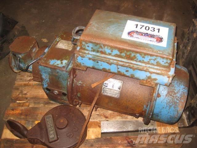 Demag spil 3 ton Подемници, лебедки и елеватори за материали
