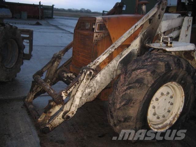 Hydrema 905 til ophug Товарач със заден ексватор