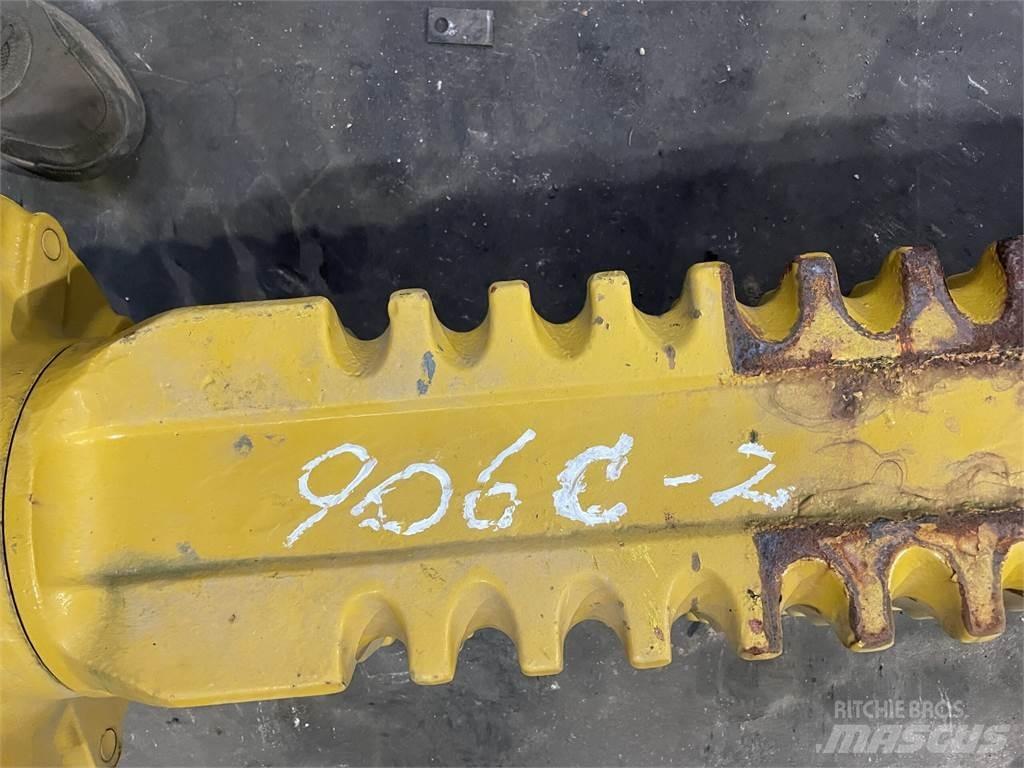 Hydrema 906C-2 frontaksel Оси
