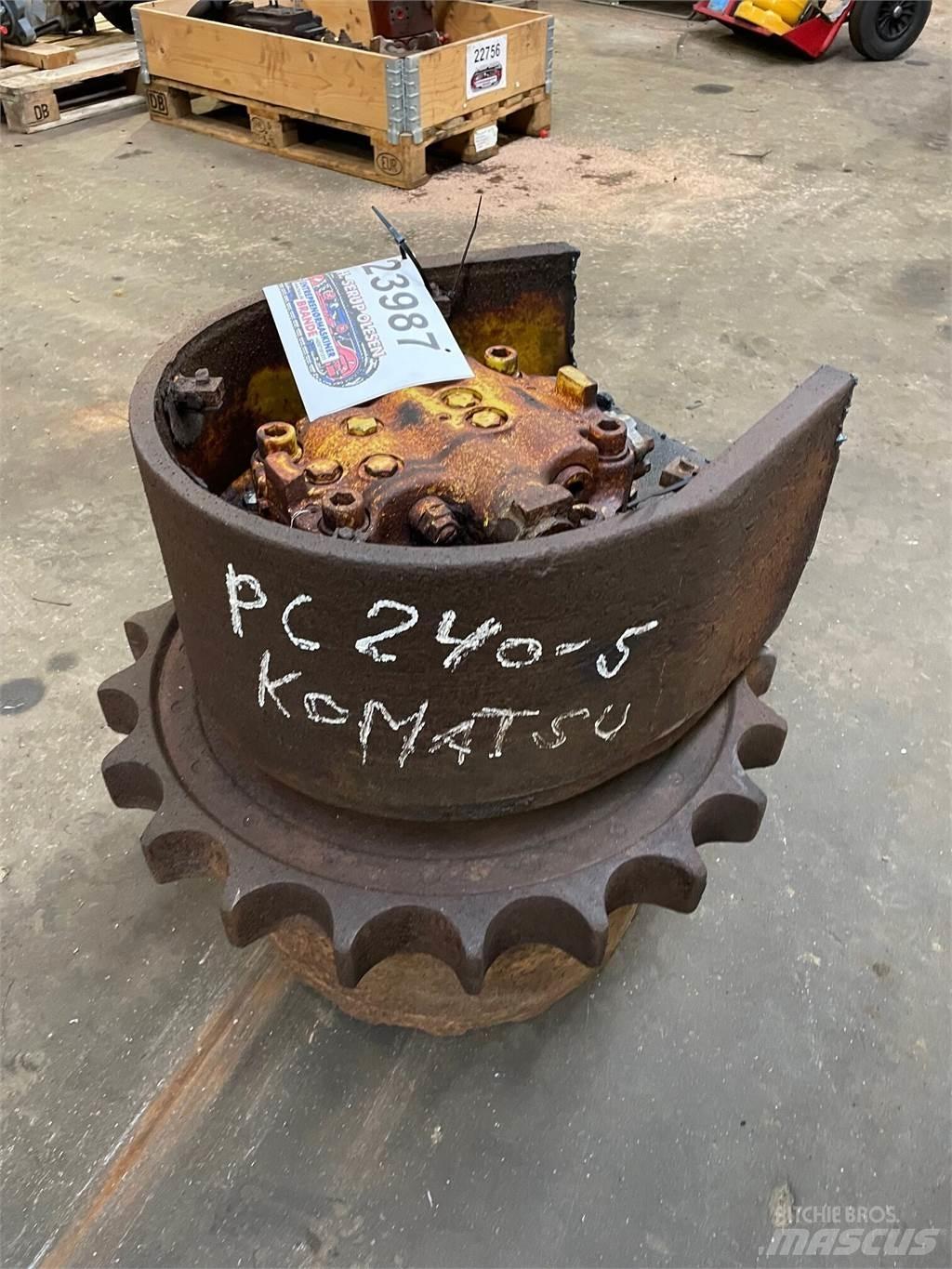 Komatsu PC240-5 Køregear Предаване