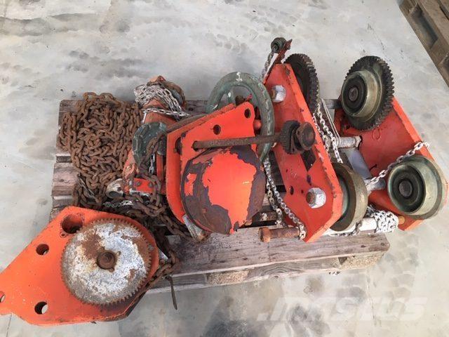  Kran løbekat og mek. talje Части и оборудване за кранове
