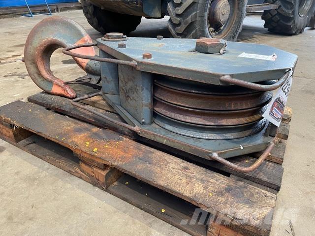  Krankrog med 3 wirehjul Части и оборудване за кранове
