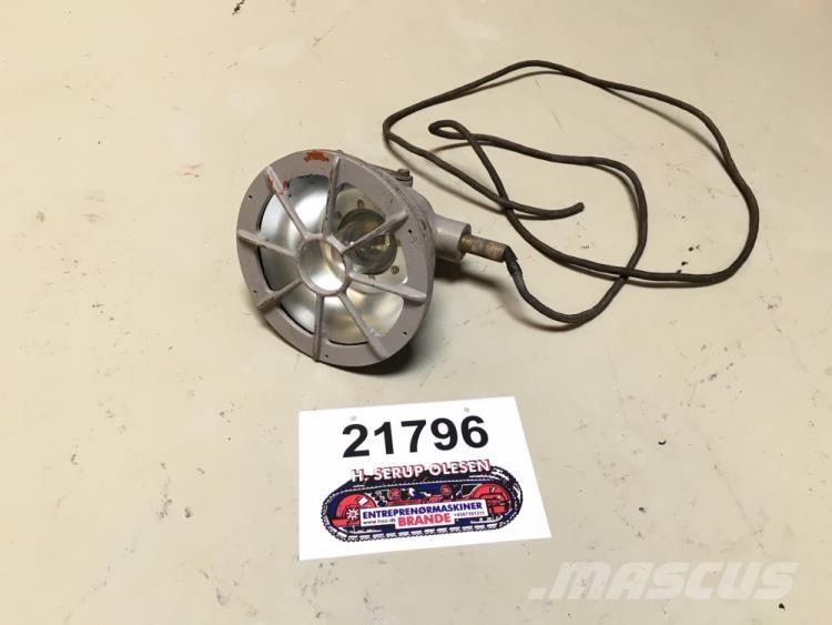  Lampe - 2 stk. Електроники