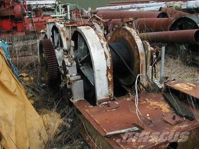  Piloteringsspil 3 tromler Подемници, лебедки и елеватори за материали
