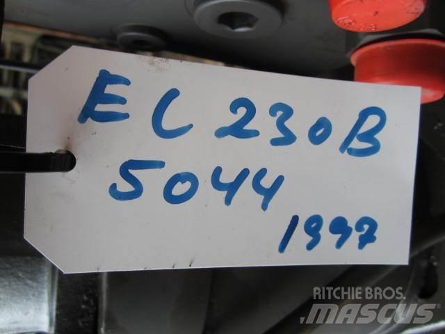 Volvo 230B Krøjegear Строителство - Други