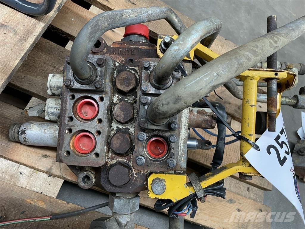 Volvo 4400 hovedventilblok Хидравлични