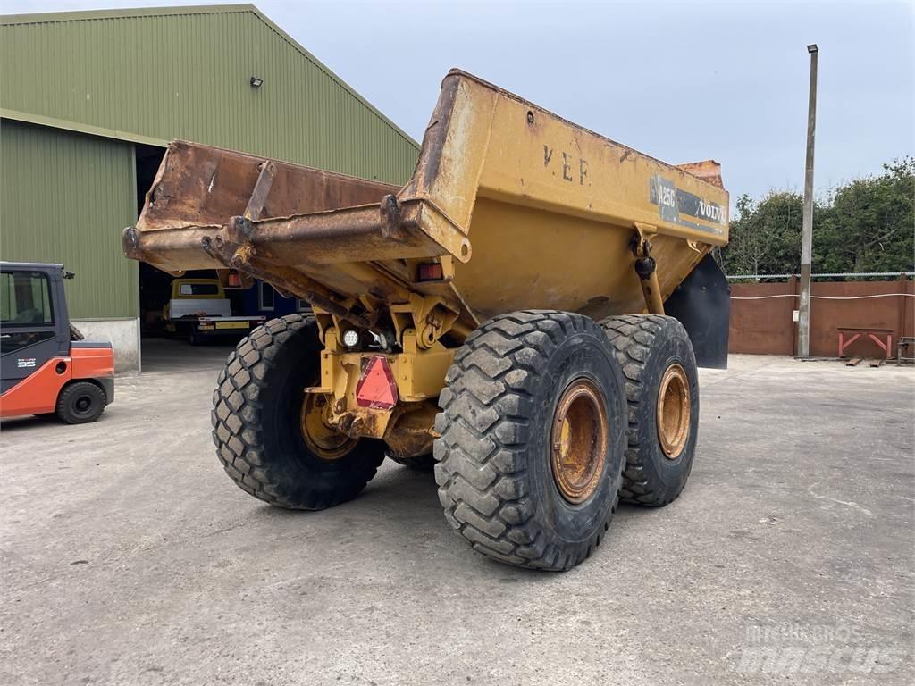 Volvo A25C dumpervogn 6x6 Странични самосвали