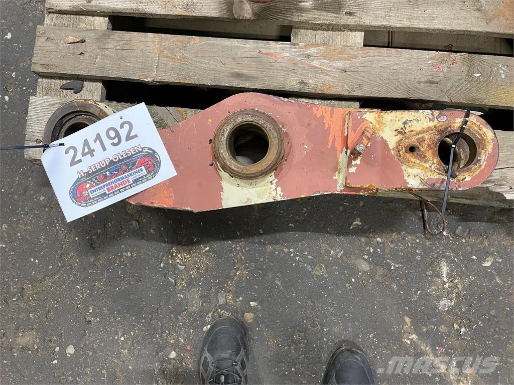 Volvo L120 Link Arm Други компоненти