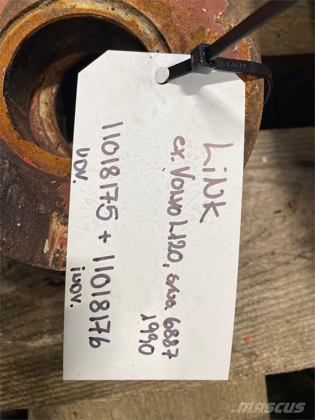 Volvo L120 Link Arm Други компоненти