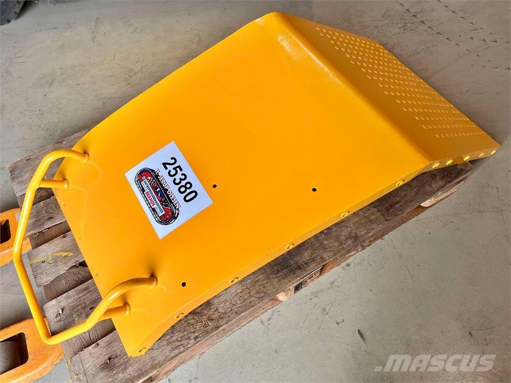 Volvo L120F bagskærm Други компоненти
