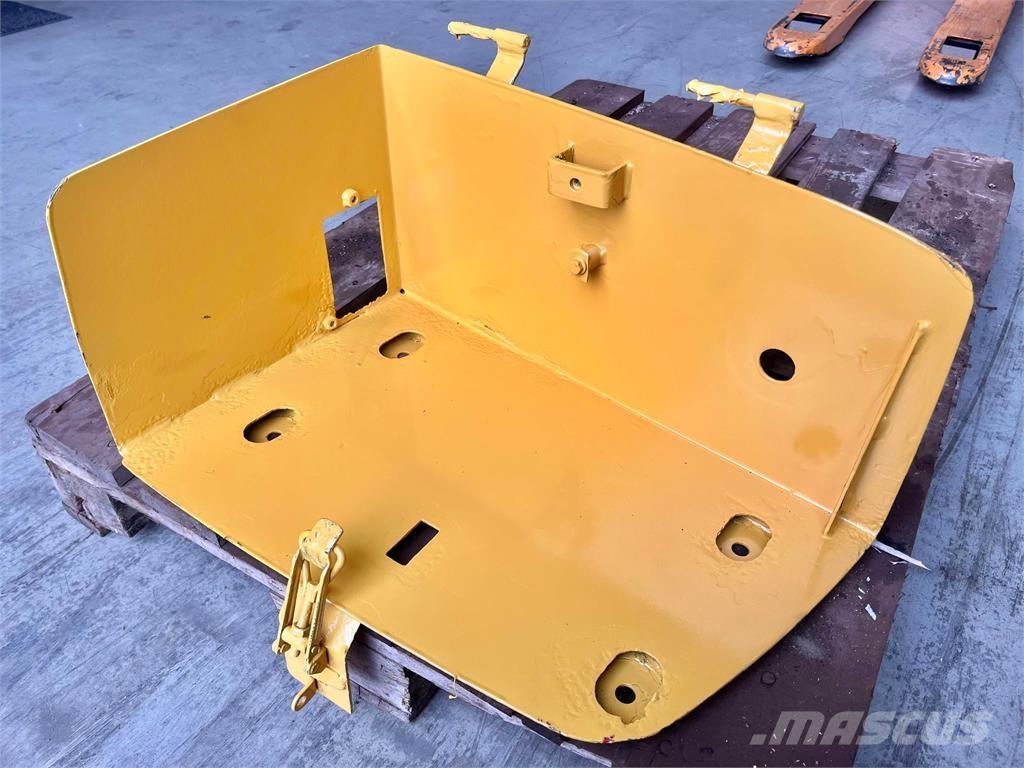 Volvo L120F batterikasse Други компоненти