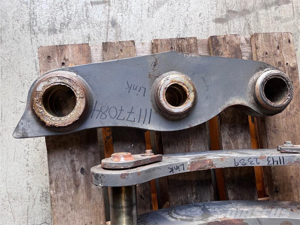 Volvo L60H Link Arm Други компоненти