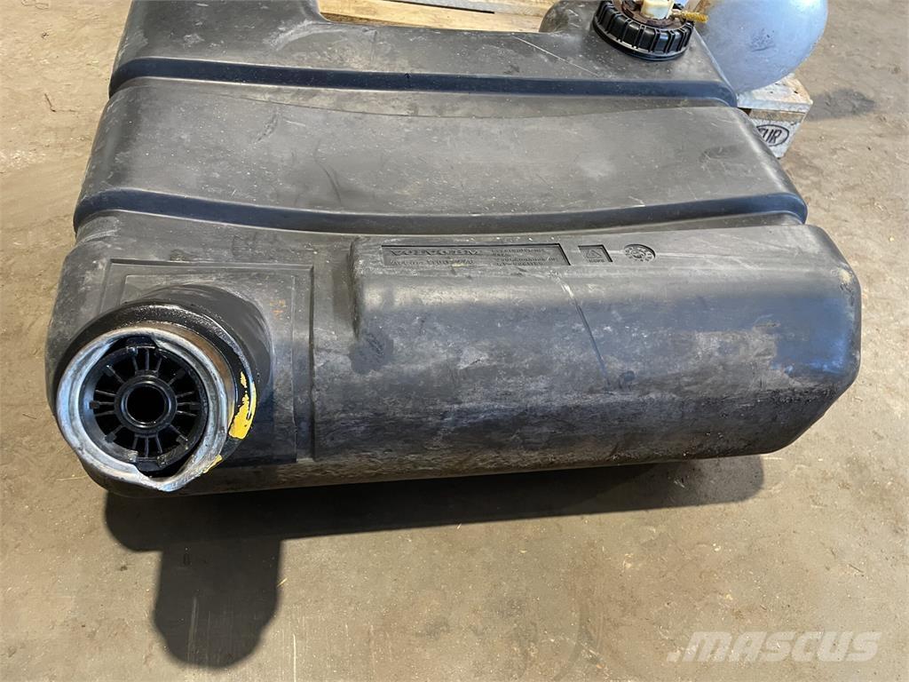 Volvo L70B dieseltank Други компоненти