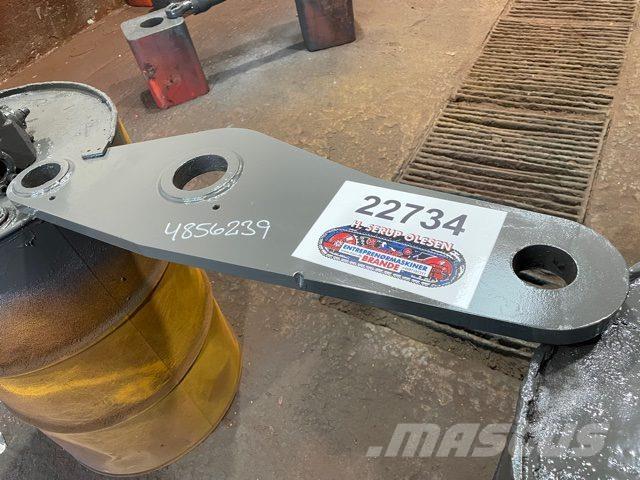 Volvo L90B Link Arm Други компоненти