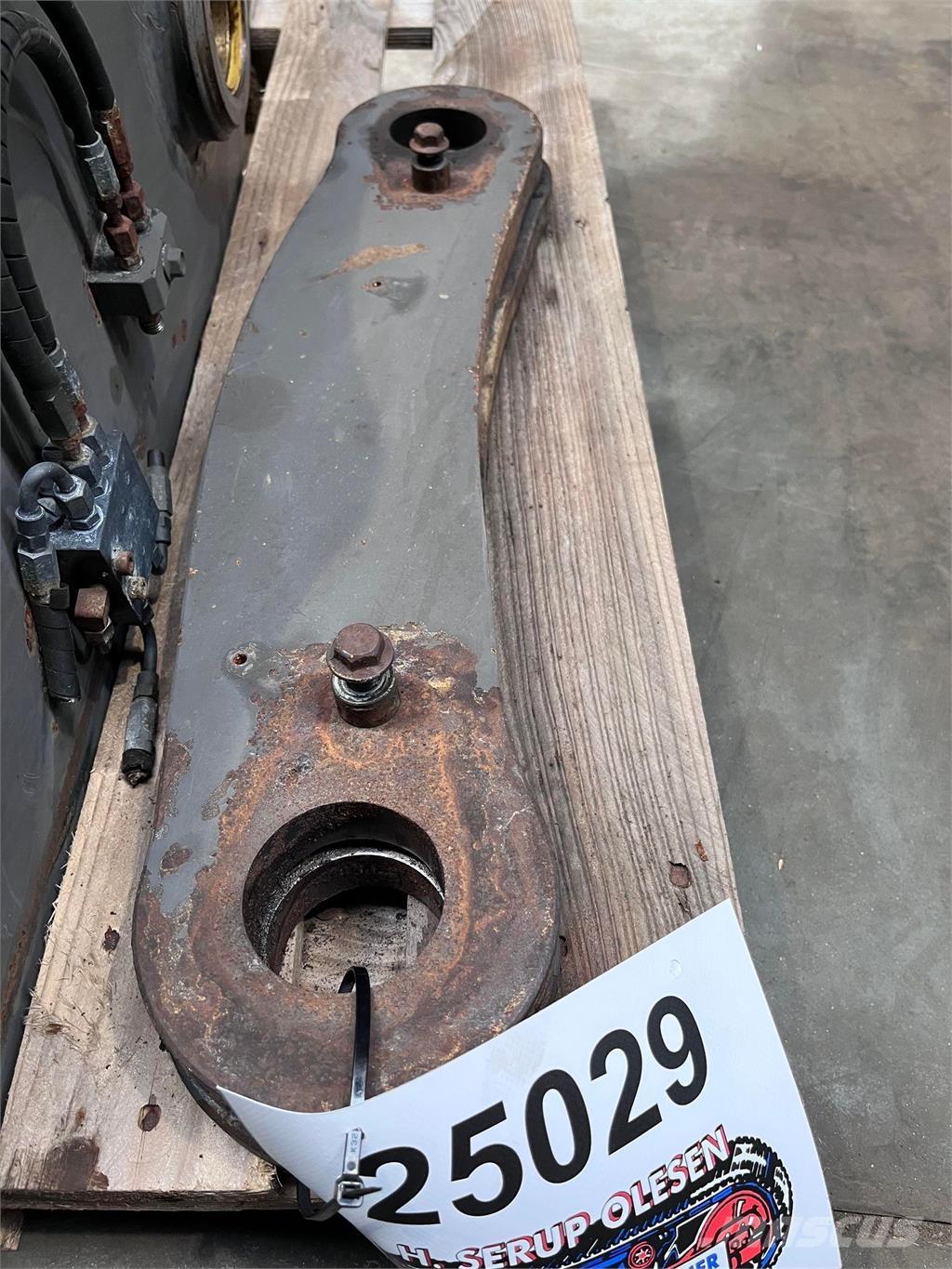 Volvo L90E Link Arm Други компоненти