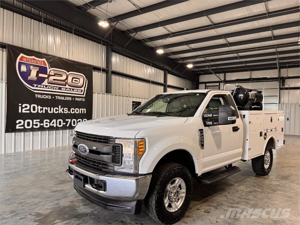 Ford F-250 Общински/универсални превозни средства
