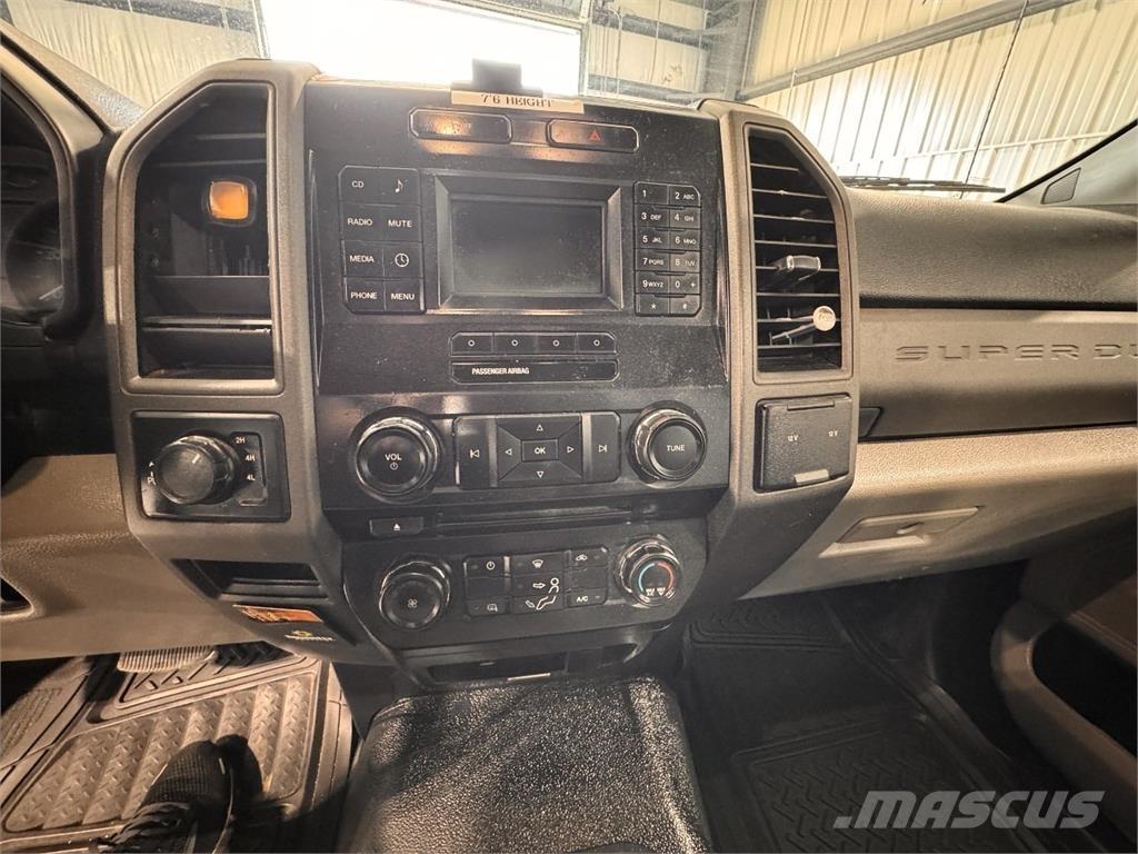 Ford F-250 Общински/универсални превозни средства
