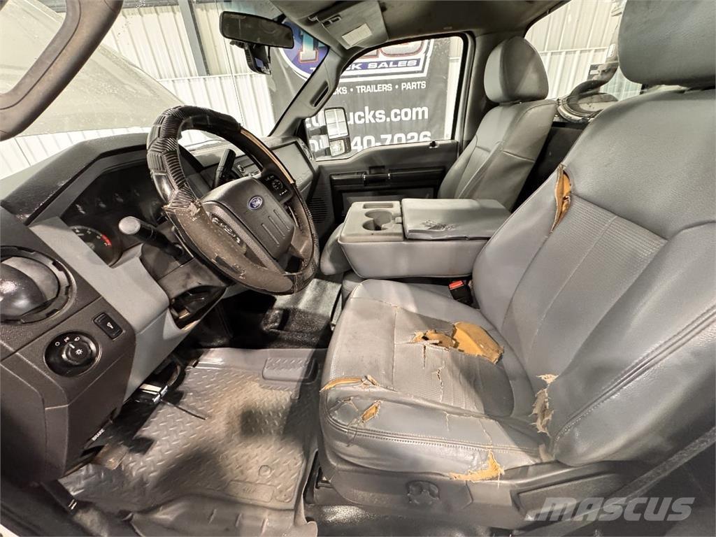 Ford F-250 Пикапи