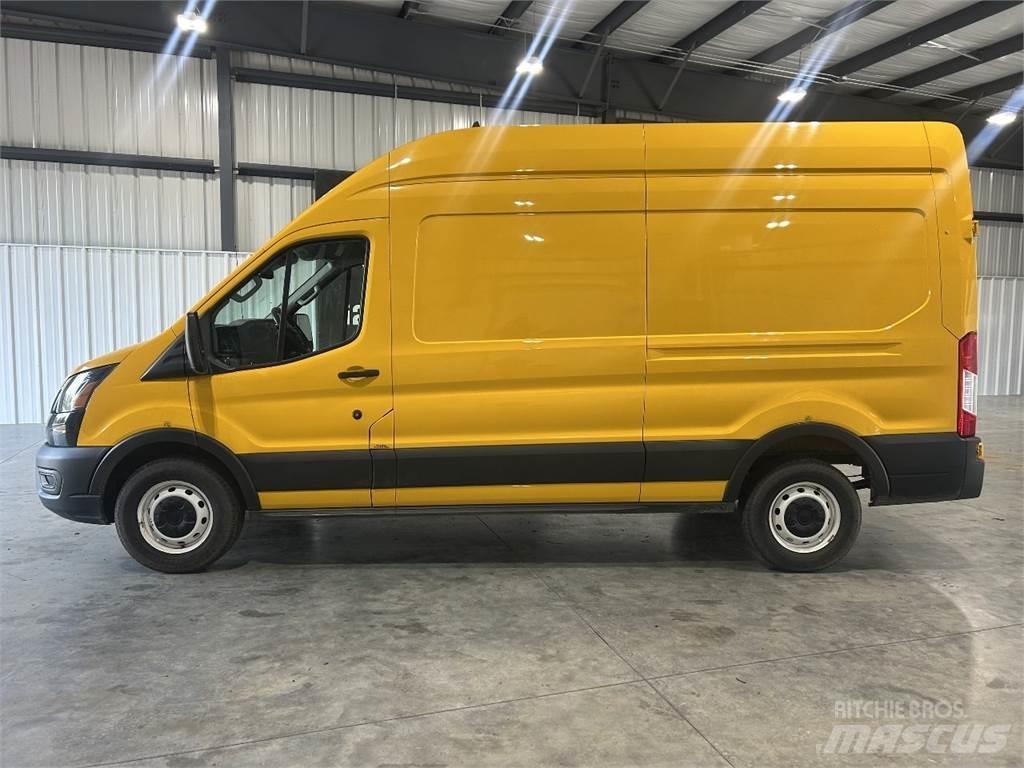 Ford Transit 250 Пикапи