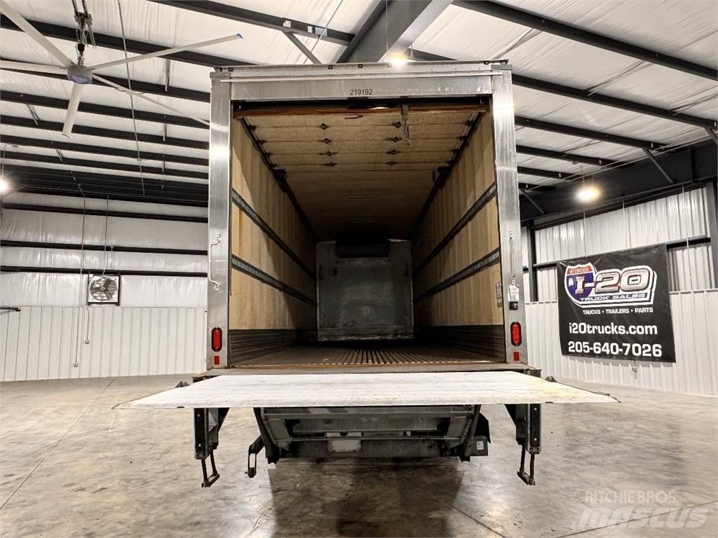 Freightliner M2 106 С температурен контрол