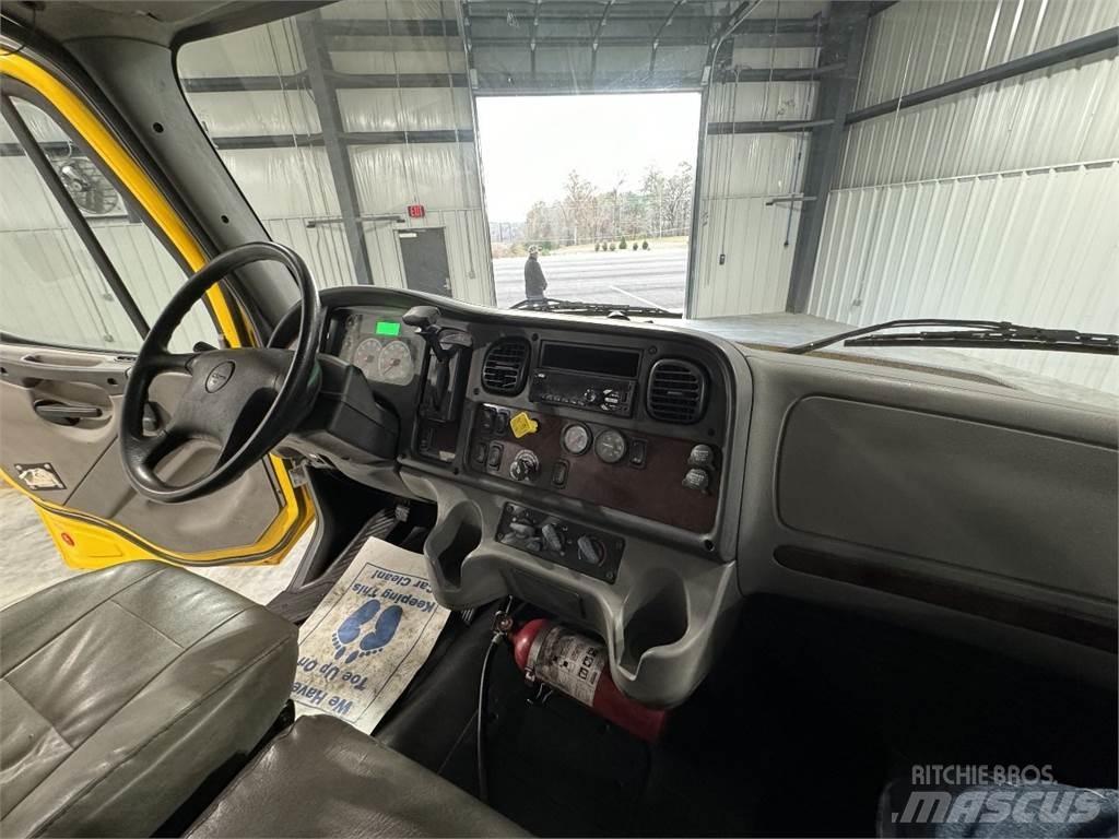 Freightliner M2106 Каросерии